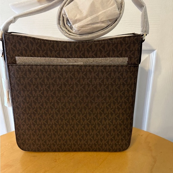 Michael Kors Brown Travel Large Messenger Bag - Picture 2 of 6